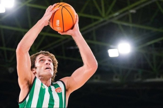 Rubén López de la Torre refuerza al UCAM Murcia hasta junio de 2028.