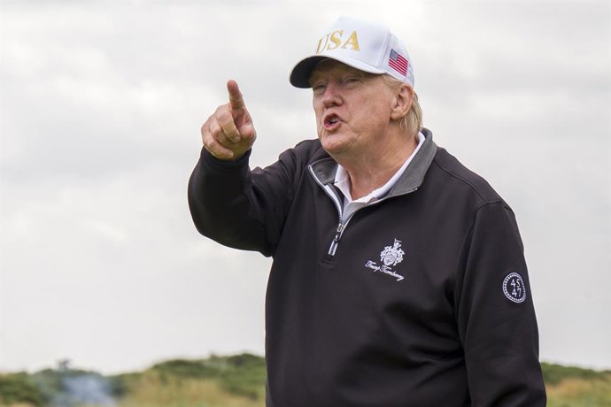 29 July 2025, United Kingdom, Balmedie: US President Donald Trump, on the first tee during the official opening of the New Course, the second championship course at Trump International Golf Links, on the Menie Estate in Balmedie, Aberdeenshire. Photo: Jan