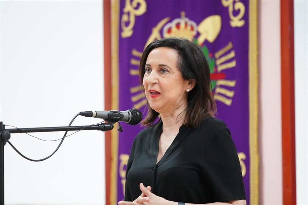 La ministra de Defensa, Margarita Robles, interviene durante su visita al Regimiento de Especialidades de Ingenieros n 11, a 10 de julio de 2025, en Salamanca, Castilla y León (España). 