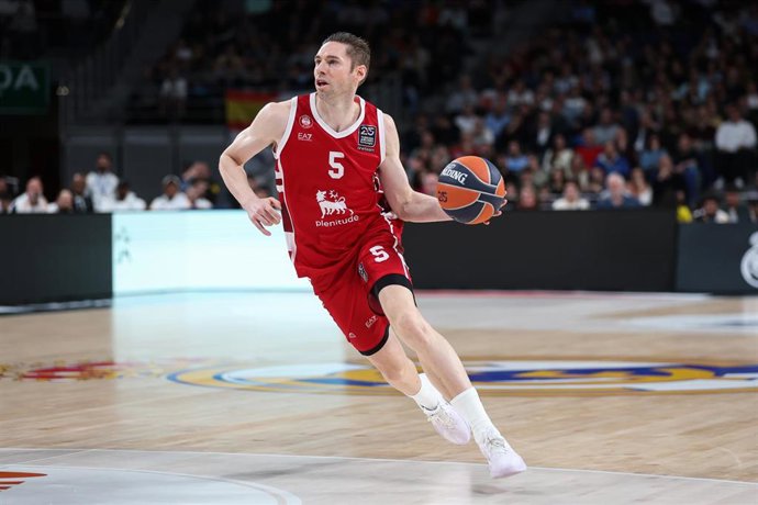 Archivo - Fabien Causeur, en un partido con el EA7 Emporio Armani Olimpia Milano.