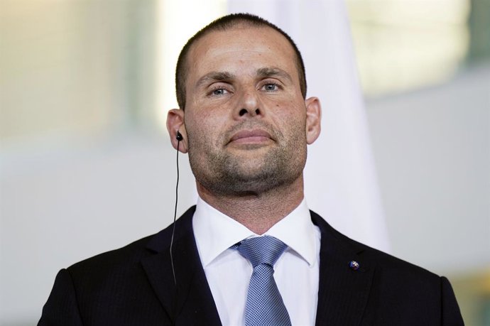 Archivo - November 28, 2023, Berlin, Berlin, Deutschland: Robert Abela bei seinem Empfang mit militärischen Ehren zu einem gemeinsamen Gespräch mit Bundeskanzler Olaf Scholz und anschlieÃendem Pressestatement im Bundeskanzleramt. Berlin, 28.11.2023