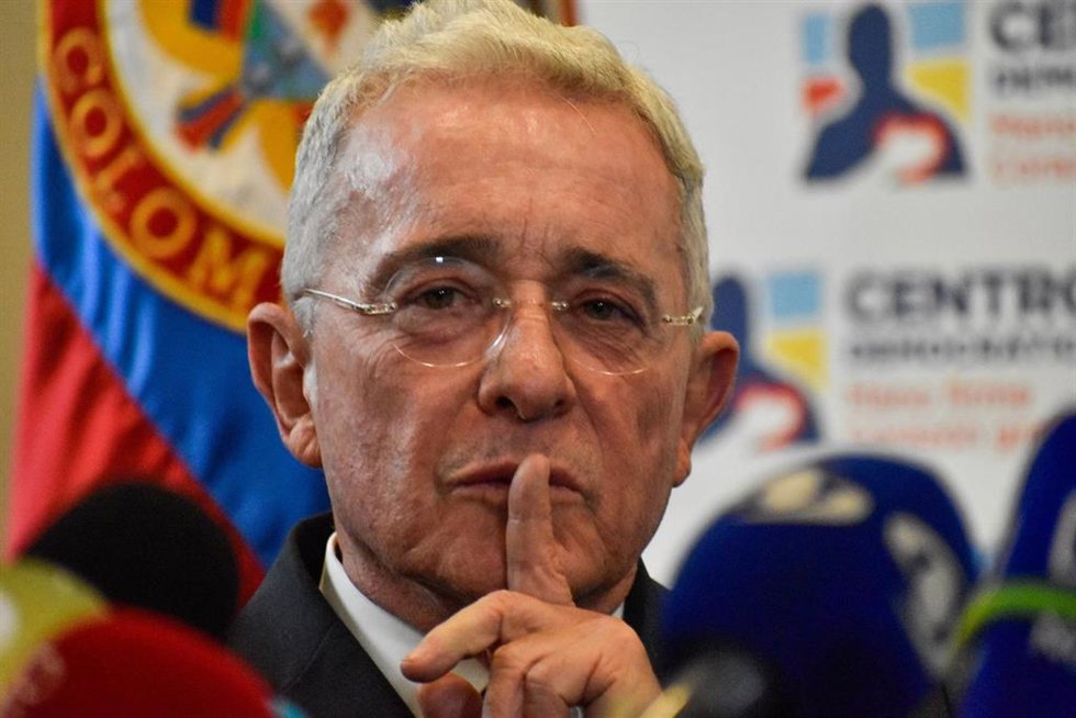 Archivo - El expresidente colombiano Álvaro Uribe, en una imagen de arhivo