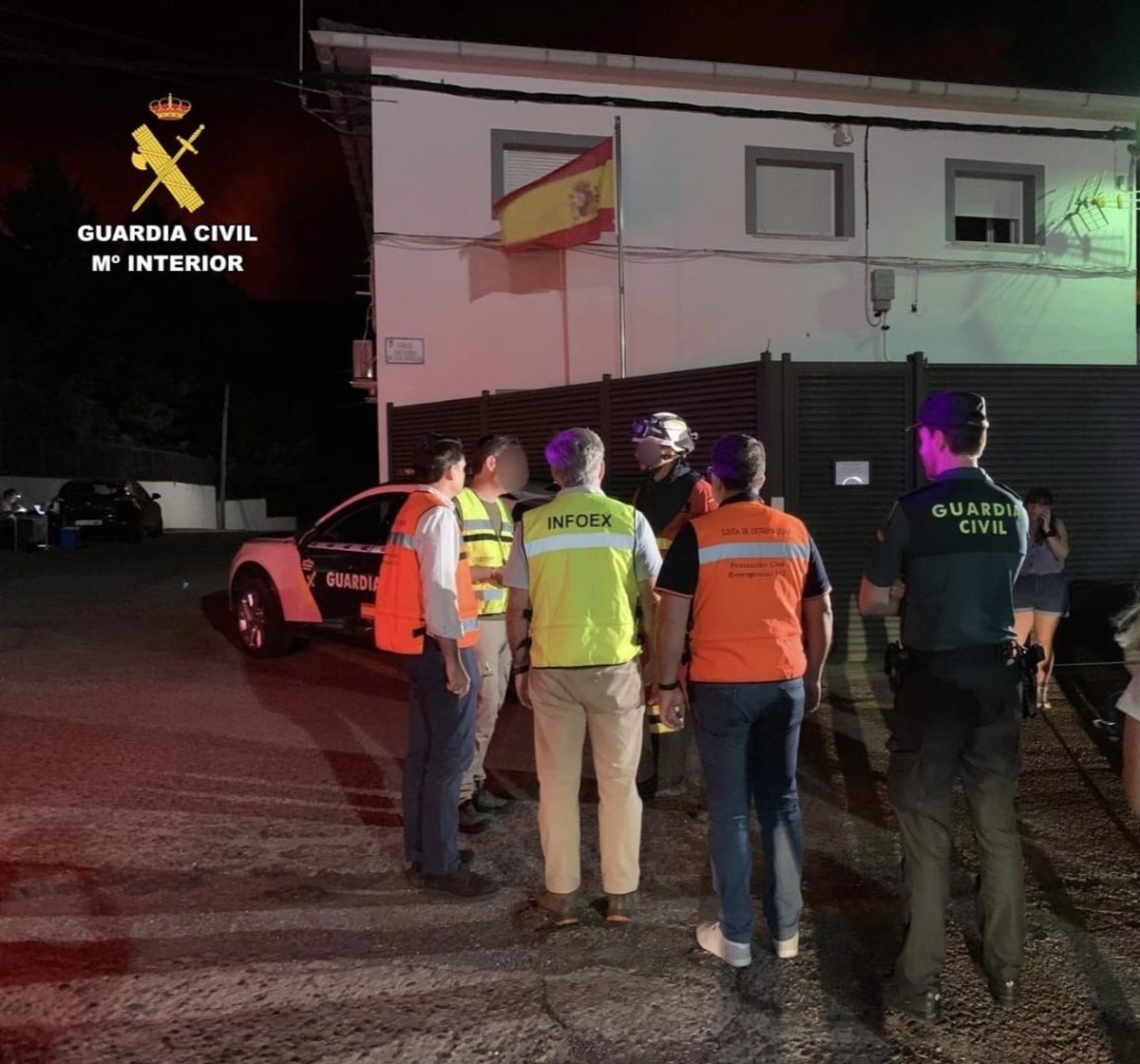 Ascienden a 200 los desalojados durante la noche en diversas alquerías por el incendio en Las Hurdes