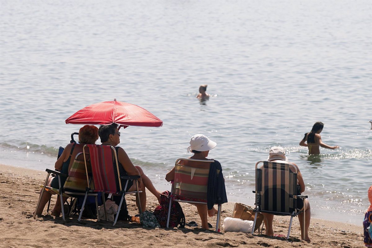 Máximas de hasta 39ºC, viento y oleaje activan hoy los avisos en nueve provincias