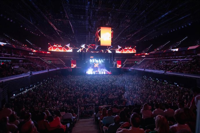 El Roig Arena, el futuro recinto multiusos de Valencia impulsado por Juan Roig, ha realizado su primera prueba operativa organizando un evento interno al que han acudido 10.000 personas.