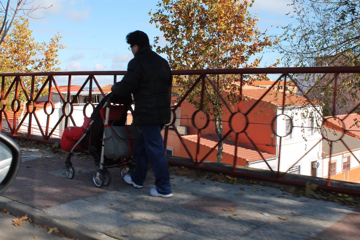 Un total de 224.275 progenitores recibieron prestación de nacimiento y cuidado en el primer semestre, según el Gobierno