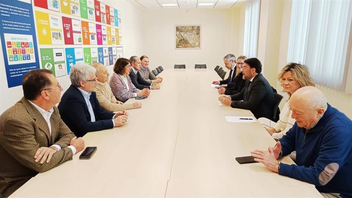 El alcalde, Luis Barcala, con los presidentes de las EGM