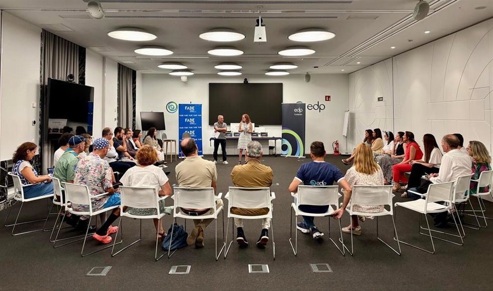 Acto de entrega del V Reto Kilómetros de Solidaridad, una iniciativa impulsada conjuntamente por FADE y EDP.