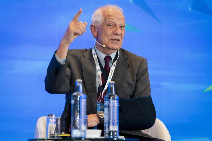 Archivo - El ex alto representante de la Unión Europea para Asuntos Exteriores y Política de Seguridad y vicepresidente de la Comisión Europea, Josep Borrell, participa en el congreso Anual de la Asociación Empresarial Eólica (AEE).