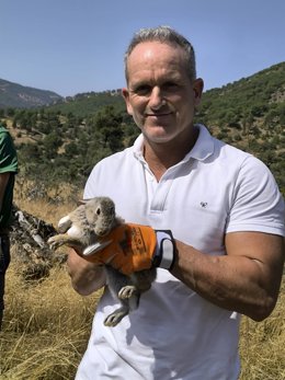 Archivo - El delegado de Sostenibilidad y Medio Ambiente, Rafael Martínez, en una imagen de archivo en el Parque Natural de Cardeña y Montoro.
