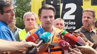 Efectivos de extinción trabajan "muy pendientes" de la "evolución desfavorable" de la cabeza del incendio en Las Hurdes