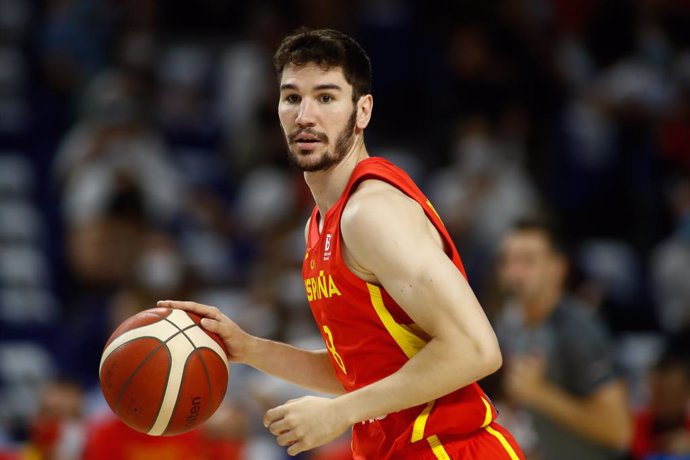 Archivo - Dario Brizuela of Spain in action during the Tokyo 2020 Challenge preparatory basketball match played between Spain and Iran at Wizink Center on July 05, 2021 in Madrid, Spain.