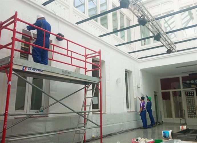 Archivo - Programa experiencial de restauración y mantenimiento de espacios.