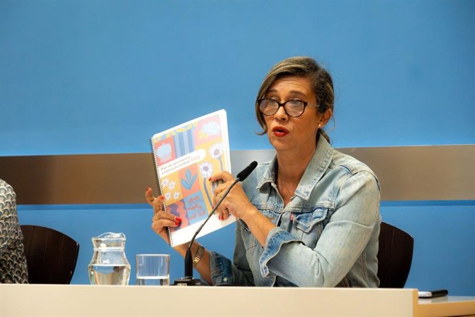 La consejera municipal de Políticas Sociales, Marian Orós, en rueda de prensa.