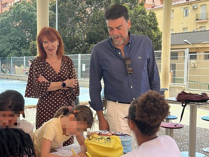 Medio millar de niños y adolescentes procedentes de familias vulnerables participan durante el presente mes de julio en una nueva edición de las Escuelas de Verano Municipales