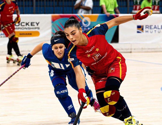 Archivo - La selección española femenina de hockey patines