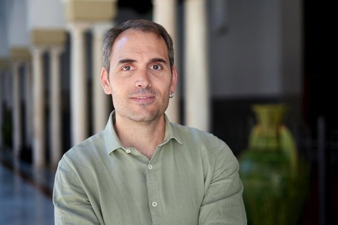 Archivo - El coordinador de IU Andalucía y diputado de Sumar en el Congreso, Toni Valero, durante la entrevista concedida a Europa Press. A 27 de julio de 2024, en Sevilla (Andalucía, España). (Foto de archivo).