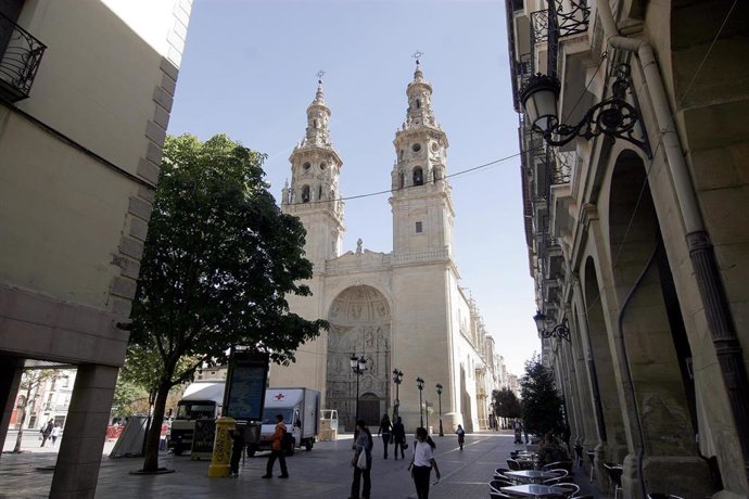 Archivo - Exterior de la Concatedral de Santa María de La Redonda de Logroño (La Rioja).