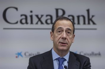 Archivo - El consejero delegado de CaixaBank, Gonzalo Gortázar, a 30 de enero de 2025, en Valencia, Comunidad Valenciana (España).