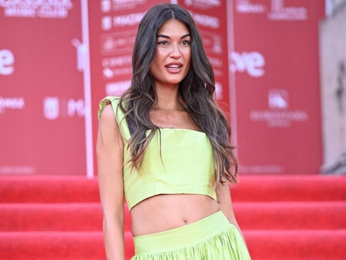 Archivo - Estela Grande posa en la alfombra roja de la II edición de los Premios Academia de la Moda Española que tiene lugar en la Biblioteca Nacional de España, a 17 de julio de 2025, en Madrid (España).