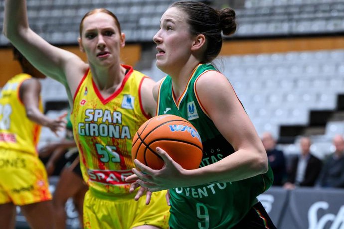 Iris Vennema, durante un partido con el Joventut Badalona.