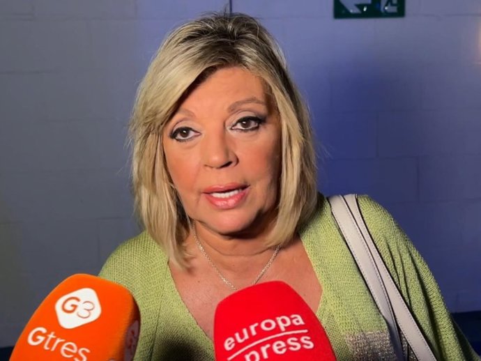 TERELU CAMPOS SALE DEL TEATRO DE BENALMÁDENA TRAS SU OBRA 'SANTA LOLA'