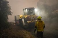 El avance del incendio de A Cañiza (Pontevedra) se ralentiza y esperan poder contenerlo "en las próximas horas"