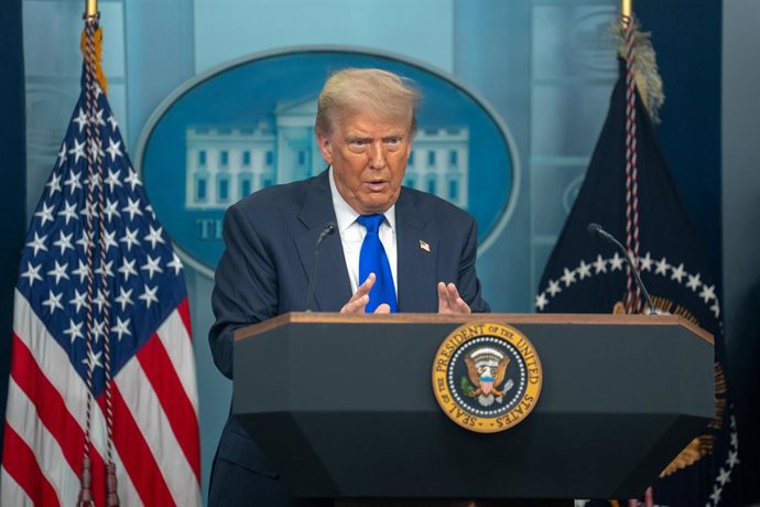 Archivo - WASHINGTON, June 27, 2025 -- O presidente dos EUA, Donald Trump, fala à imprensa na Casa Branca em Washington, D.C., Estados Unidos, em 27 de junho de 2025. Trump anunciou na sexta-feira que os Estados Unidos encerrarão todas as negociações come