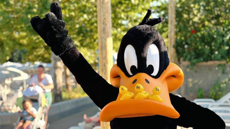 La carrera de los patitos de goma más solidarios vuelve a Parque Warner Beach con Cruz Roja