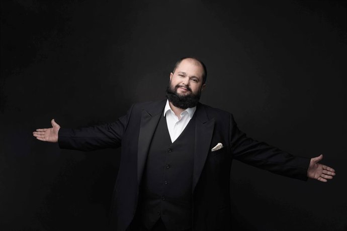 Archivo - El tenor Celso Albelo.