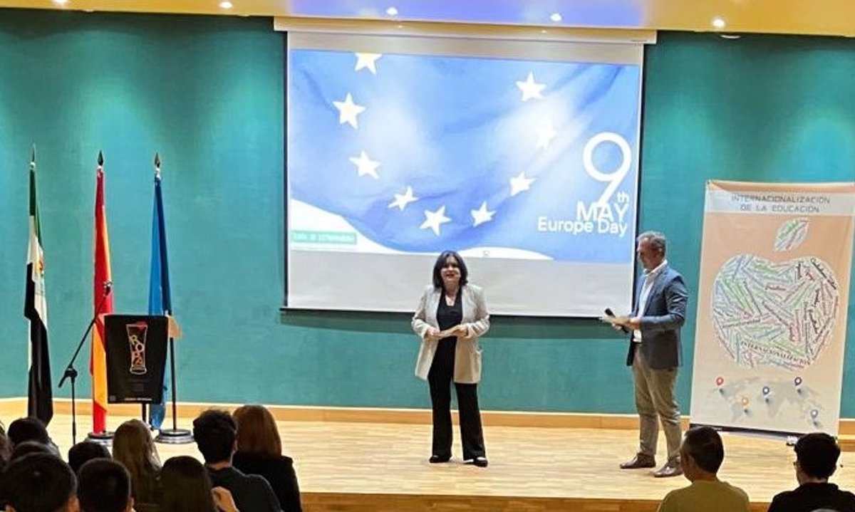 Cuatro institutos extremeños serán  Escuelas Embajadoras  del Parlamento Europeo durante el curso 2025/26