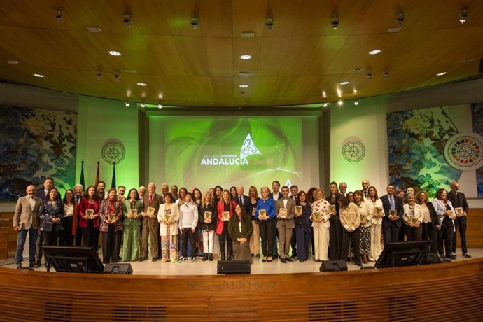 Foto de familia en unos premios 'Andalucía + Social'.