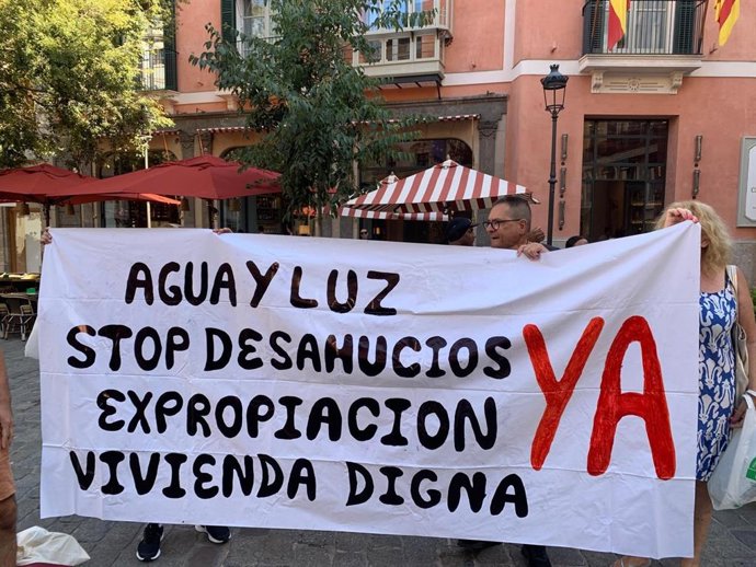 Stop Desahucios se concentra en Cort