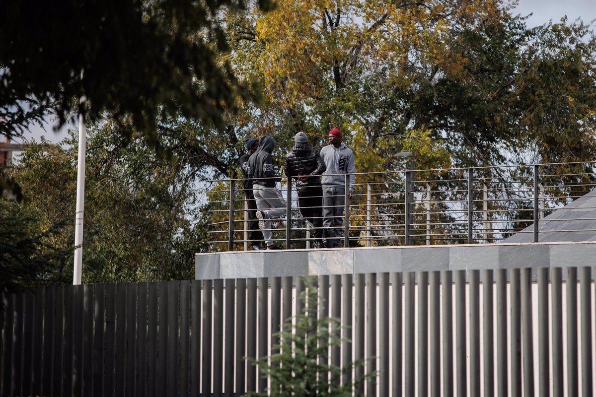 Pozuelo notifica al centro de refugiados el cese temporal de su actividad por falta de licencia