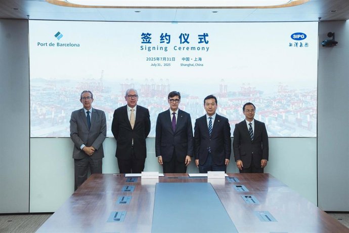 El Puerto de Barcelona y el de Shanghái acuerdan reforzar conexiones y trabajar en un corredor digital verde