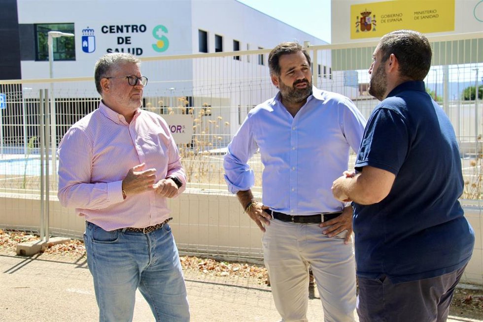 El presidente del PP de C-LM, Paco Núñez, en Cabanillas del Campo.