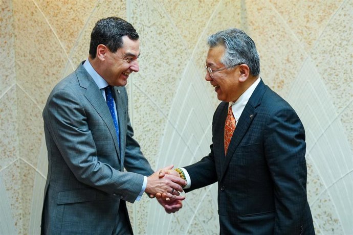 El presidente de la Junta de Andalucía, Juanma Moreno, ha mantenido este jueves una reunión con el vicegobernador de Kioto, Hironori Furukawa