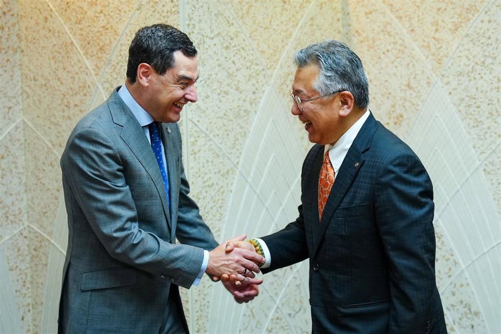 El presidente de la Junta de Andalucía, Juanma Moreno, ha mantenido este jueves una reunión con el vicegobernador de Kioto, Hironori Furukawa