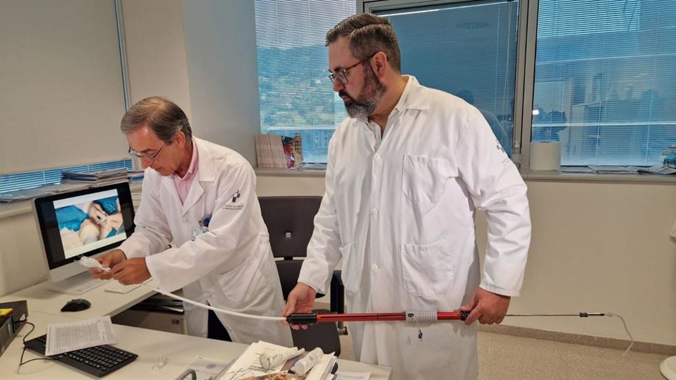 Los doctores Manuel Alonso y Francisco Álvarez Marcos, del Servicio de Angiología y Cirugía Vascular del HUCA.