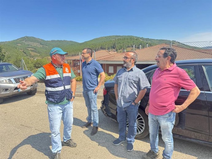 El presidente de la Diputación de Cáceres visita Caminomorisco