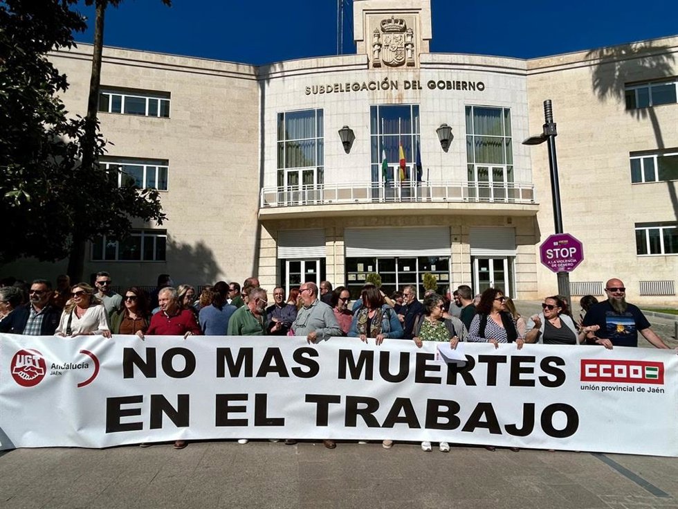 Archivo - Concentración con motivo del Día Mundial de la Seguridad y Salud en el Trabajo/Archivo