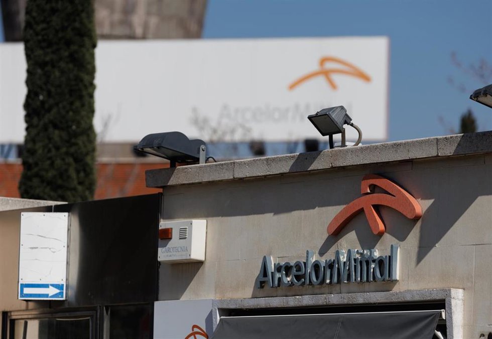 Archivo - Entrada de la sede de ArcelorMittal en Getafe, Madrid (España).