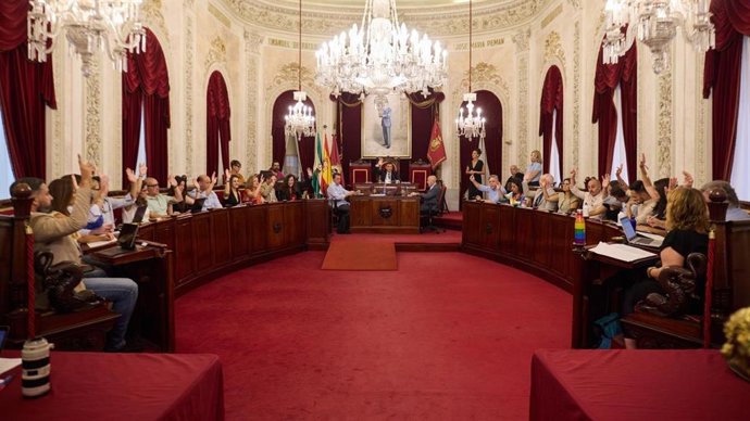 Pleno del Ayuntamiento de Cádiz del mes de julio.