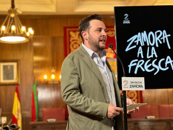 El vicepresidente primero de la Diputación, Víctor López de la Parte, durante su intervención.