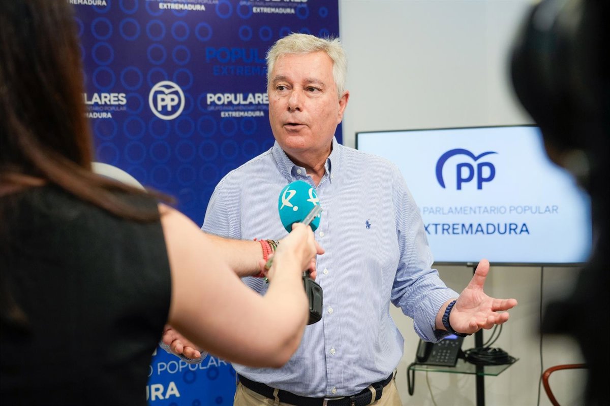 El PP replica al PSOE que la sanidad en Extremadura  está ahora mucho mejor  que durante su gobierno