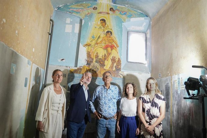 Eva Menor, Jaume Collboni, Gabriel Gómez, Sònia Hernández y Mònica Martínez Bravo durante la visita