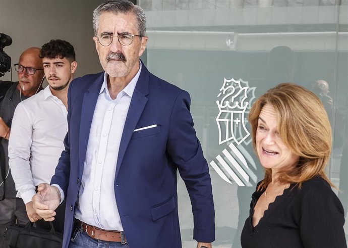 Archivo - El exsecretario autonómico de Seguridad y Emergencias, José María Ángel (c)