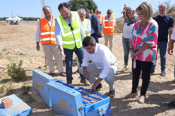 El president de la Generalitat, Carlos Mazón, ha destacat que, amb el tancament del centre de transferència de Picassent, "el 87% dels residus de la dana ja són història".