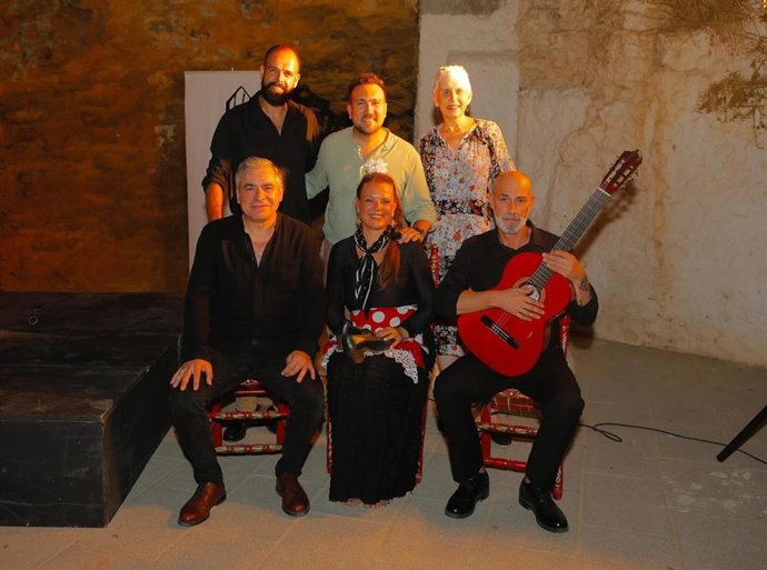 El Responsable De Patrimonio, Cultura Y Turismo, Christopher Rivas Junto A Varios Artistas Que Actuarán En La 'Noche Flamenca'