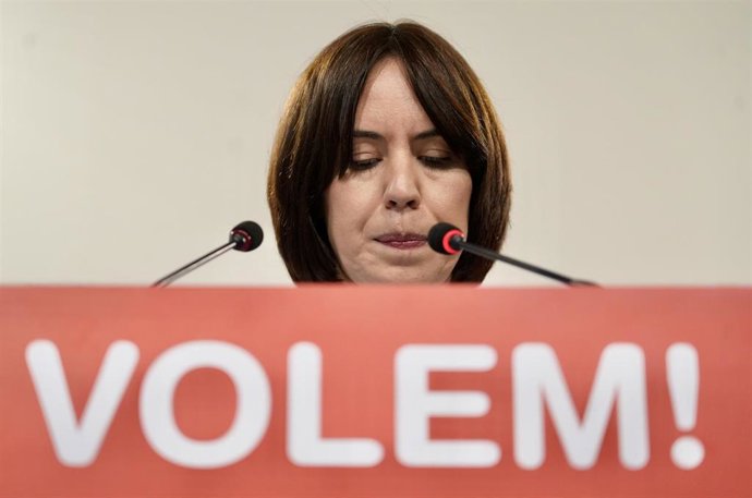 La secretaria general del PSPV-PSOE, Diana Morant, comparece ante los medios de comunicación para valorar la dimisión del hasta ahora comisionado del Gobierno para la Reconstrucción y Reparación de los daños provocados por la dana, José María Ángel